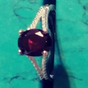 *MOZAMBIQUE GARNET SOLITARE, STERLING BEADED.RING. SIZE 6
